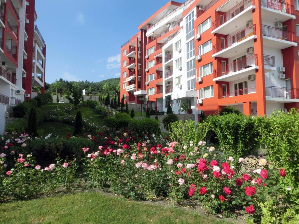 Panorama Fort Beach, Фамилно Студио Deluxe Sveti Vlas Bagian luar foto